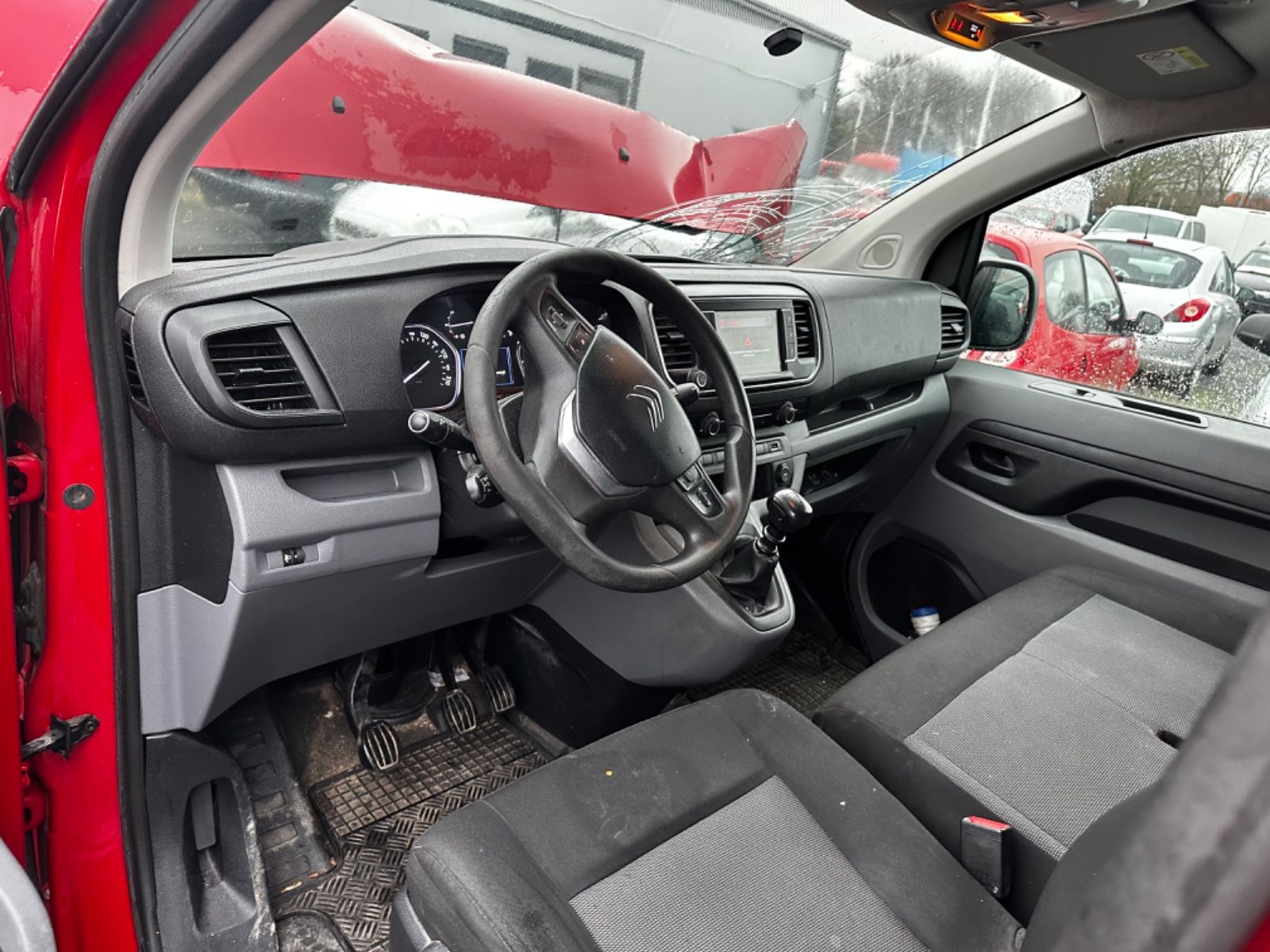 Fahrzeugabbildung Citroën Jumpy Kasten Business Unfall