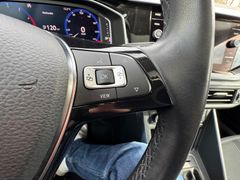 Fahrzeugabbildung Volkswagen Polo Highline -17"LM*Kamera*Panorama*LED*2xKlima