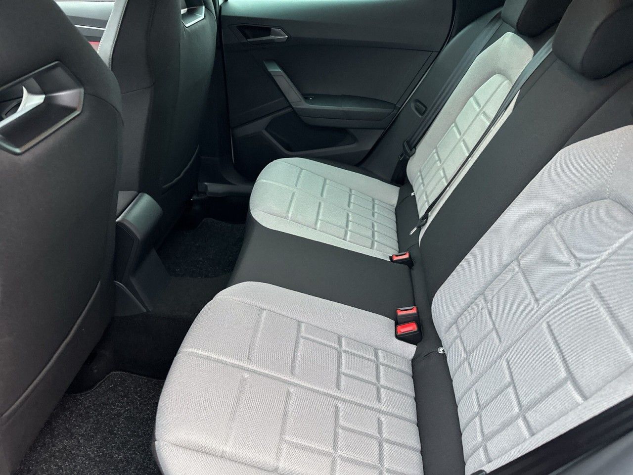 Fahrzeugabbildung SEAT Arona FR 1.0 TSI 116 PS 6-Gang