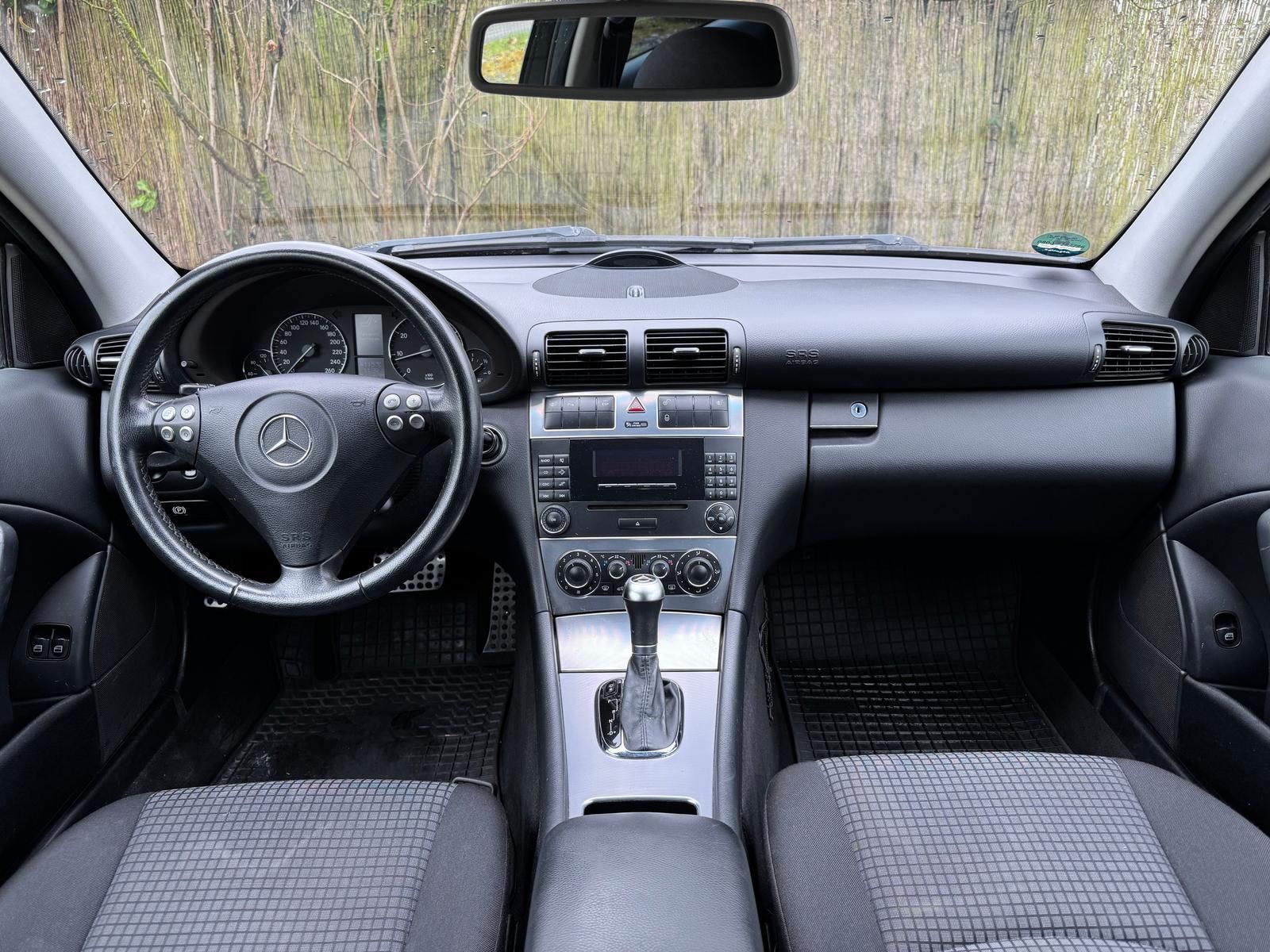 Fahrzeugabbildung Mercedes-Benz C 160 1.8 AUTOMATIK/SITZHZG/PDC/SCHECKHEFT/KLIMA