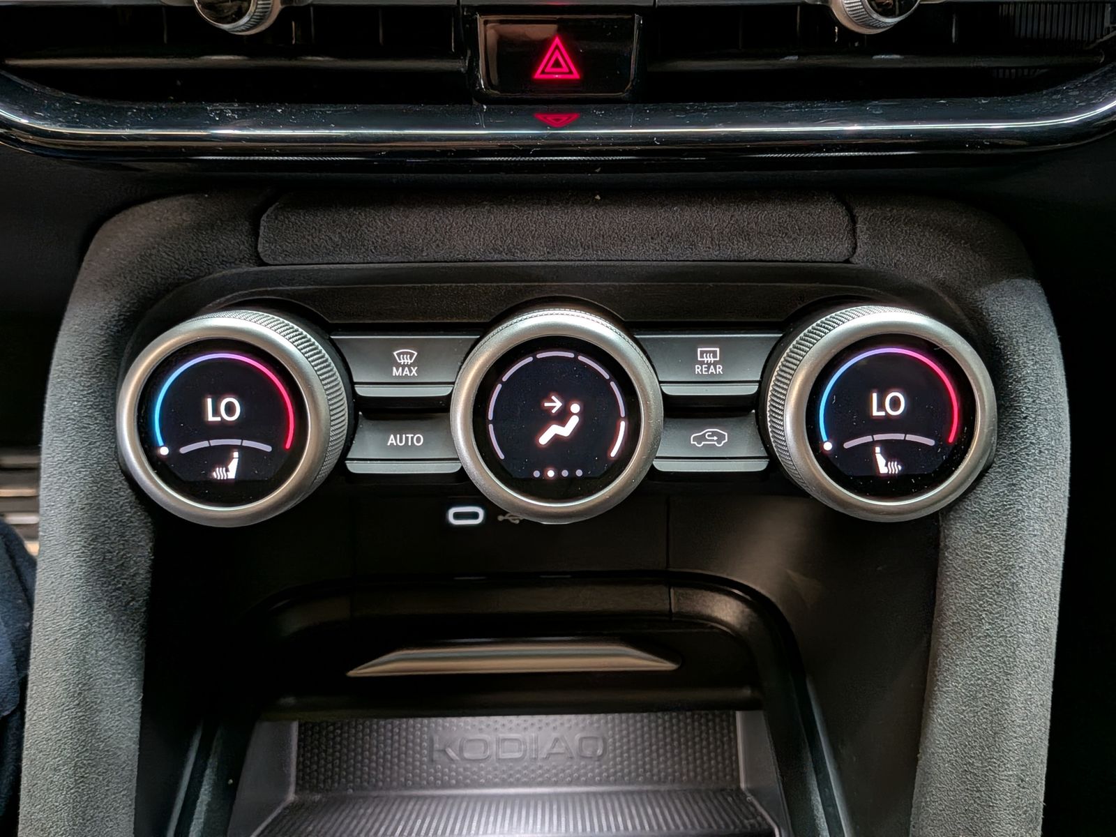 Fahrzeugabbildung SKODA Kodiaq 2.0TDI SPORTLINE*MEMOR*CAM*LED*ACC*7-SITZ