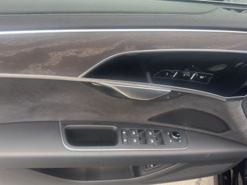 Audi A8 - 8