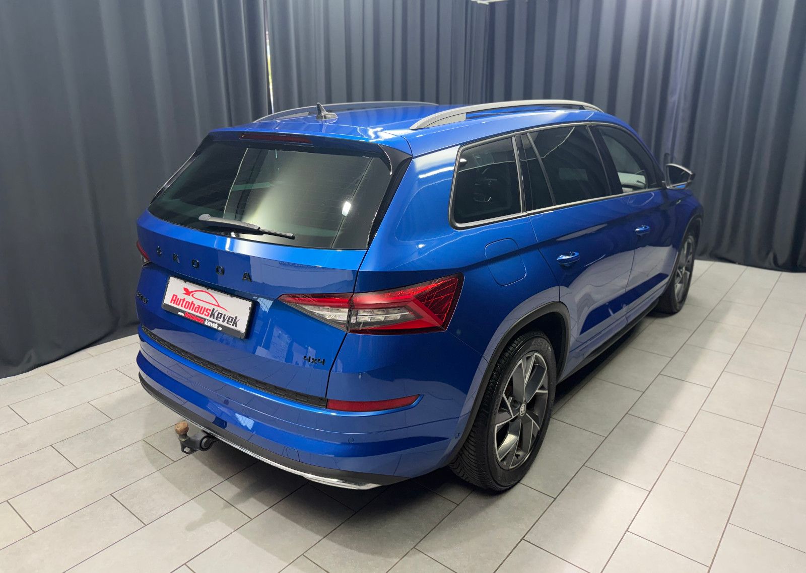 Fahrzeugabbildung SKODA Kodiaq Sportline 4x4|CANTON|360°|AHK