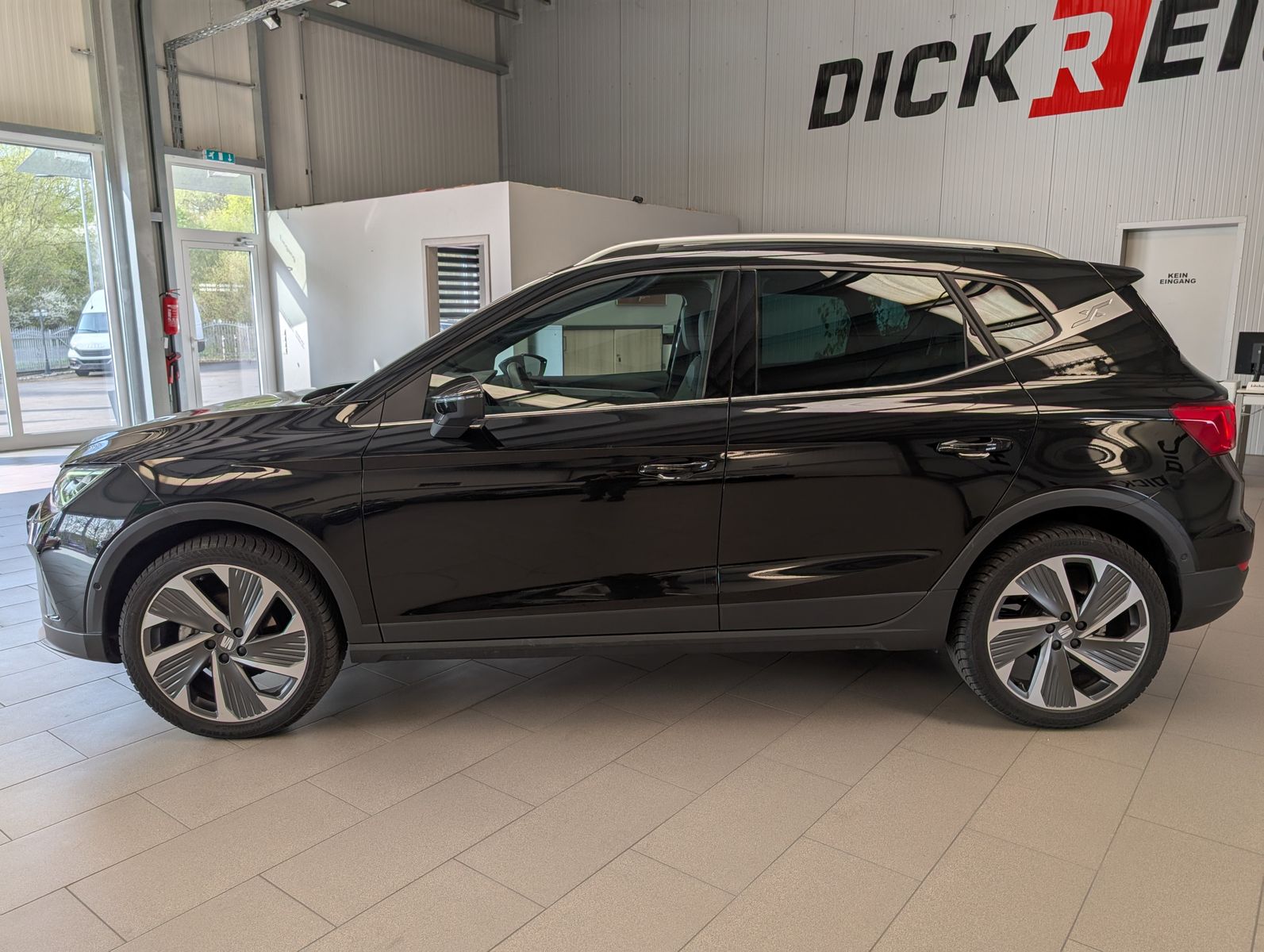 Fahrzeugabbildung SEAT Arona 1.5 TSI DSG FR LED ACC Cam Dinamica AHK 18
