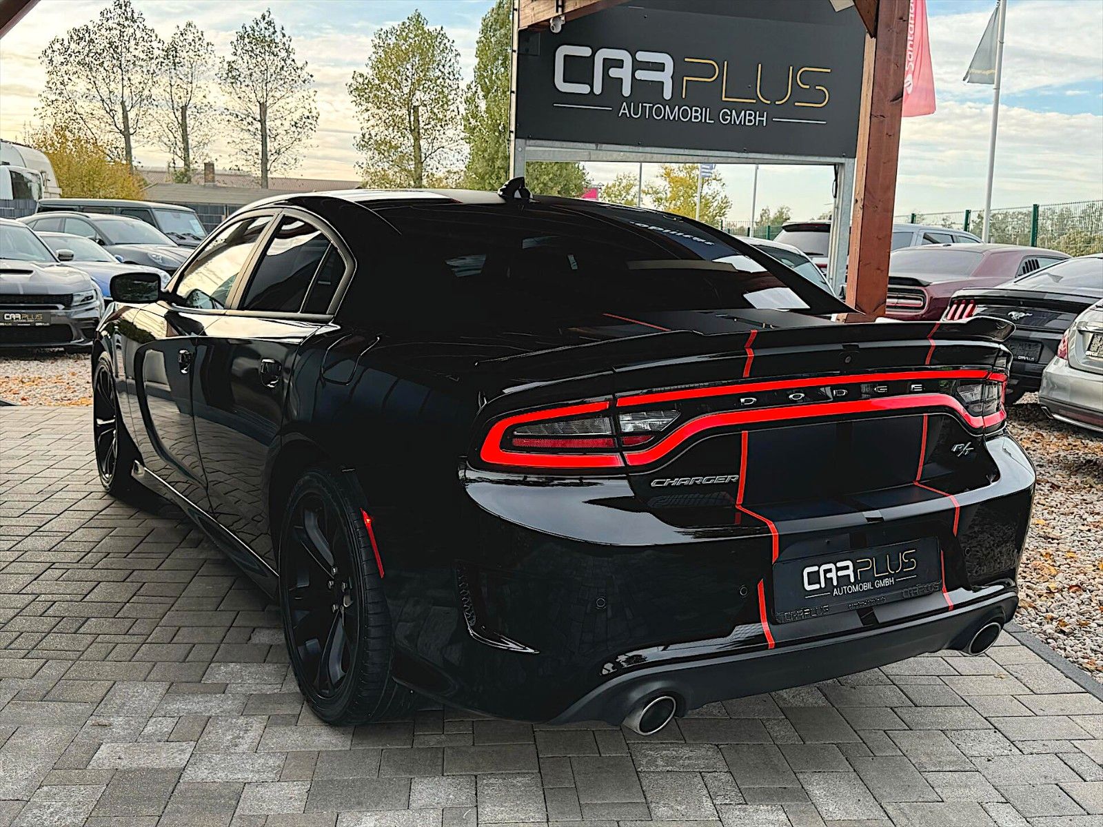 Fahrzeugabbildung Dodge Charger 5.7 V8 HEMI R/T SRT Night Edition LED