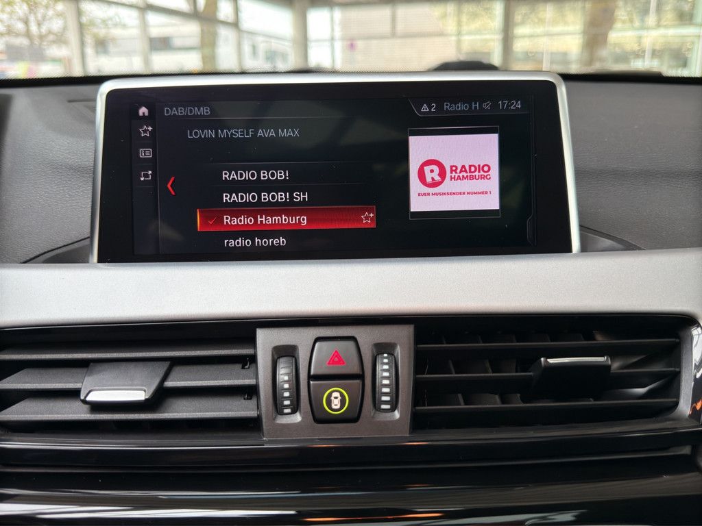 BMW X1 sDrive18d ADVANTAGE LED NAVI PANO PDC SHZ 17" foto 25