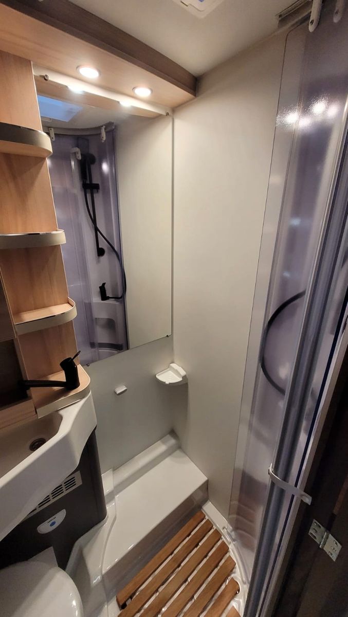 Fahrzeugabbildung Eura Mobil Profila T 696 EB * AHK *