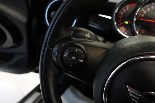 Fahrzeugabbildung MINI Mini Cooper 5-trg.|PANO|LED-RING|PDC|CHILI|BT
