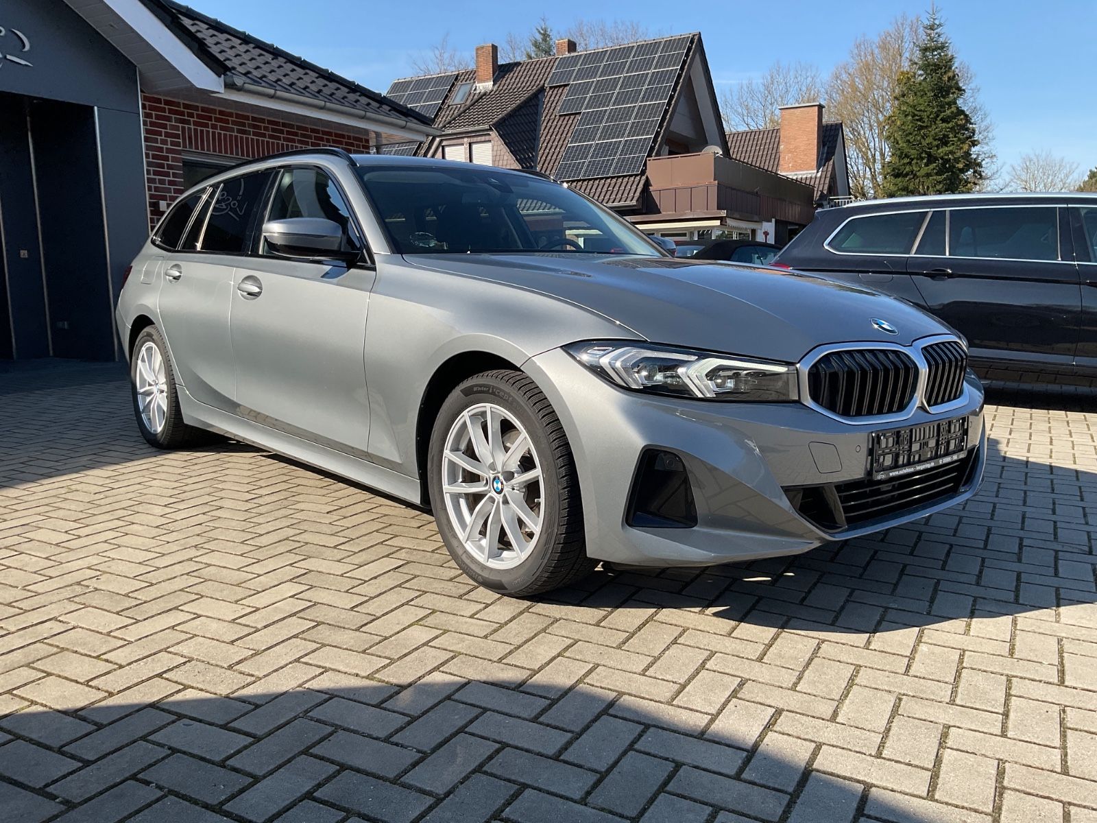 Fahrzeugabbildung BMW 320d xDrive Touring Auto,LED,Navi,CarPlay,Spur