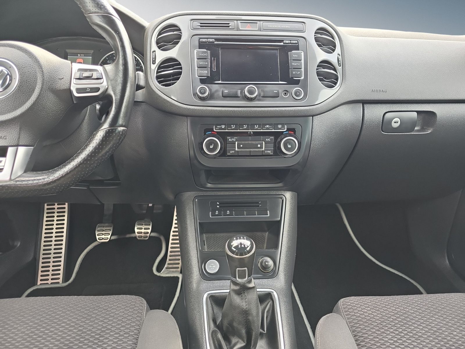 Fahrzeugabbildung Volkswagen Tiguan R-Line+KAMERA+NAVI+TÜV+INSPEKTION NEU ''