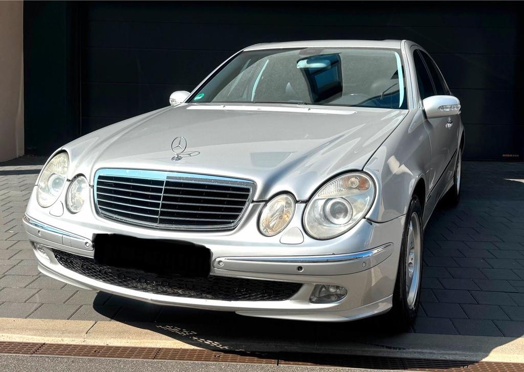 Mercedes-Benz E 320