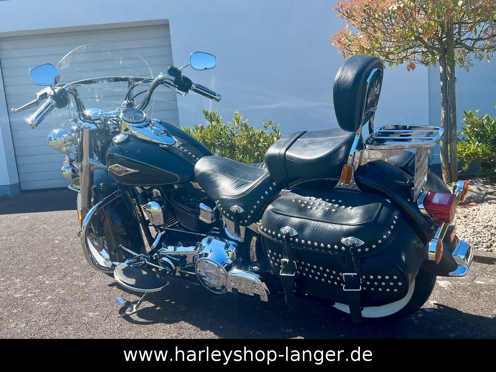 Harley-Davidson Softail Heritage Classic FLSTC mit Jekill&Hyde