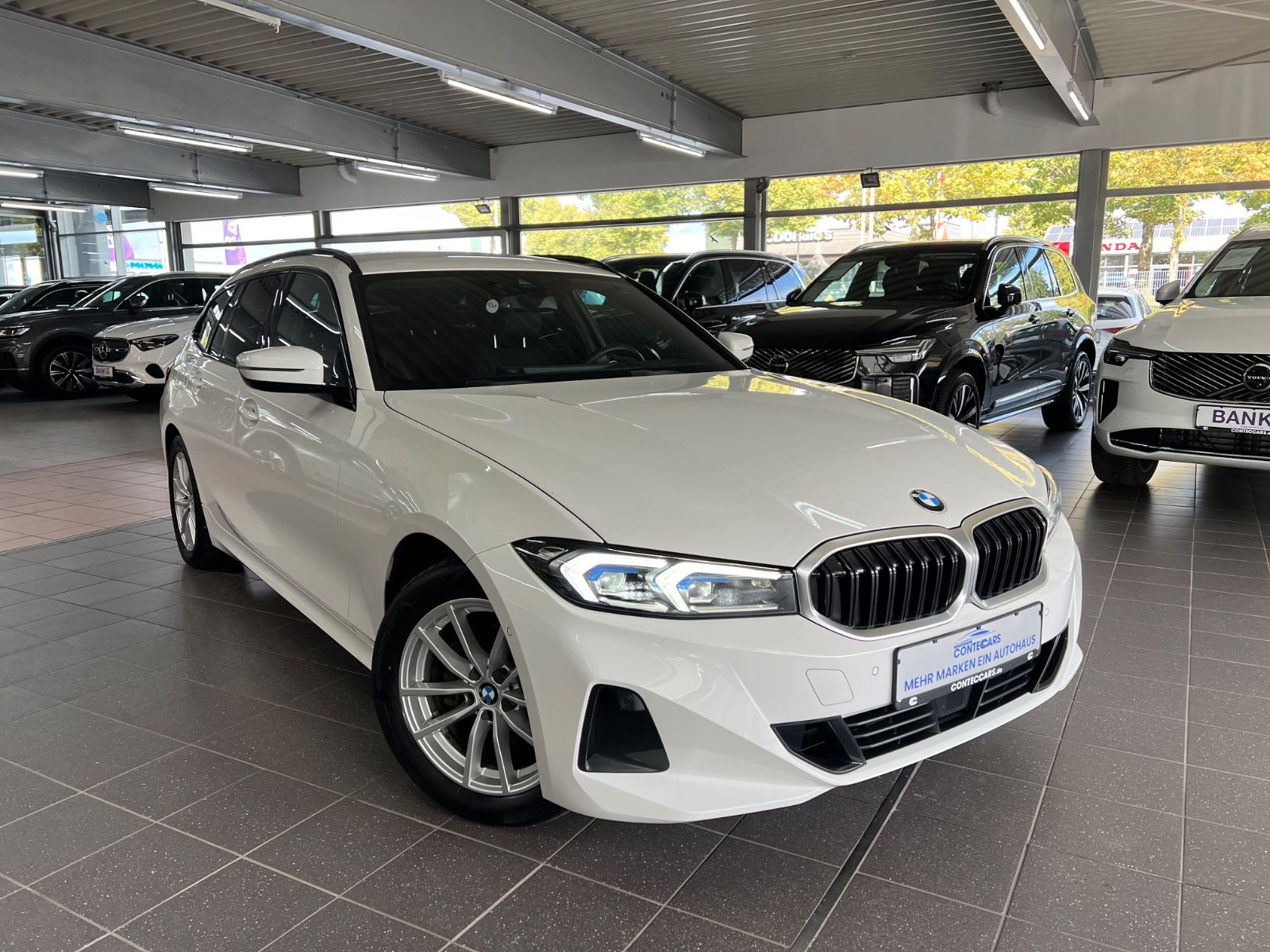 BMW 318d Touring AHK+Driving Assist+HuD+Keyless+ACC