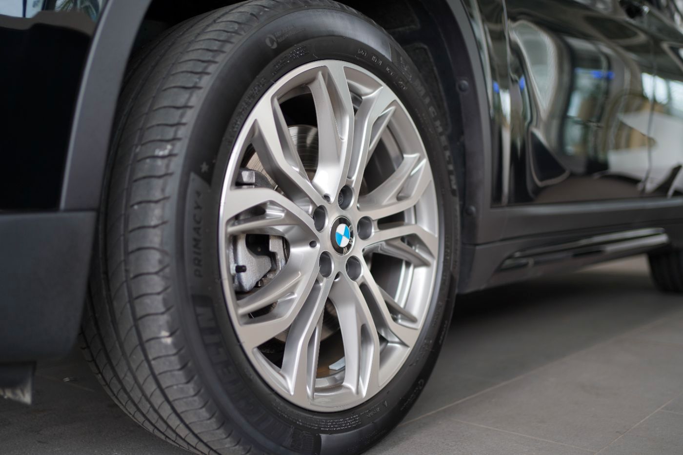 Fahrzeugabbildung BMW X1 xDrive20iA Sport Line +LED+Parkassistent+HiFi
