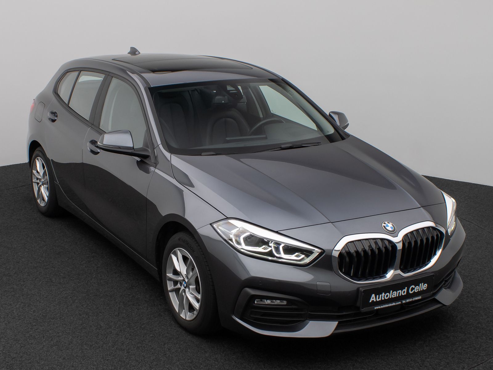 Fahrzeugabbildung BMW 118i Panorama HUD DAB HiFi WLAN PDC LED Alarm