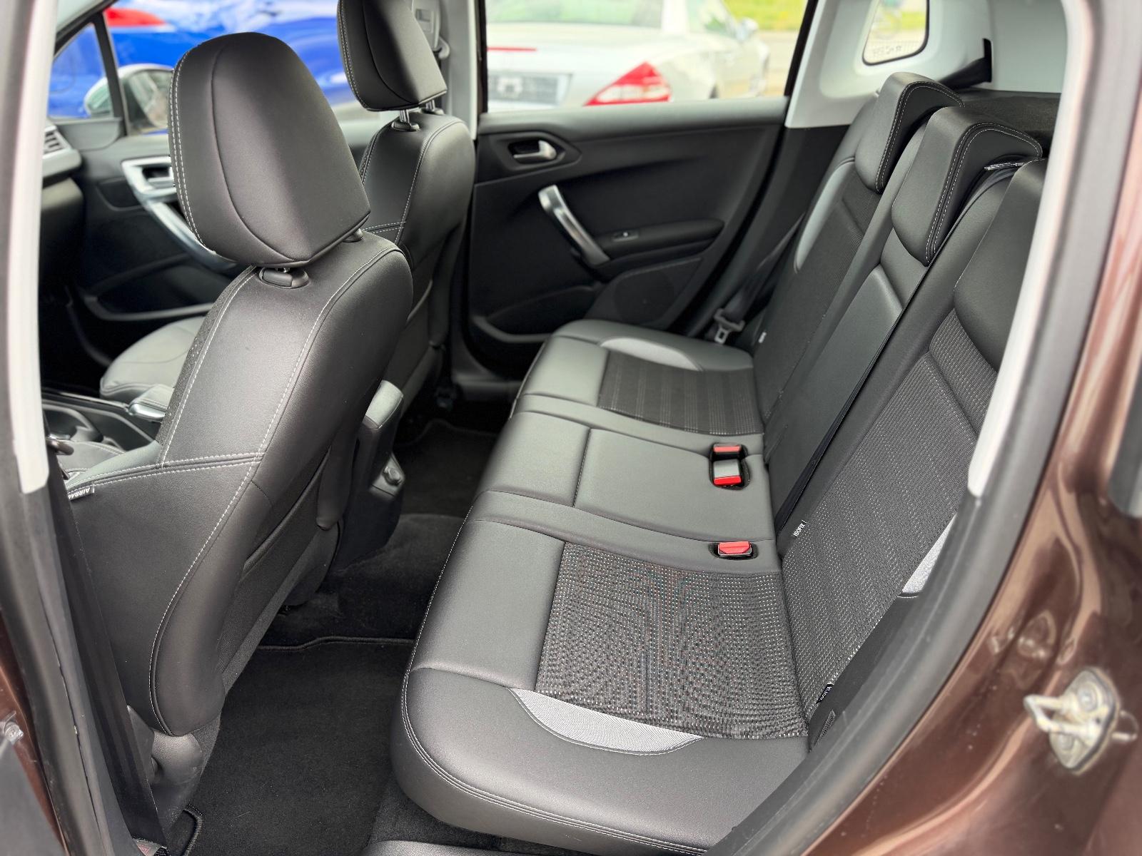 Peugeot 2008 Allure Aus 1 Hand+Automatik*Scheckheft Gepf