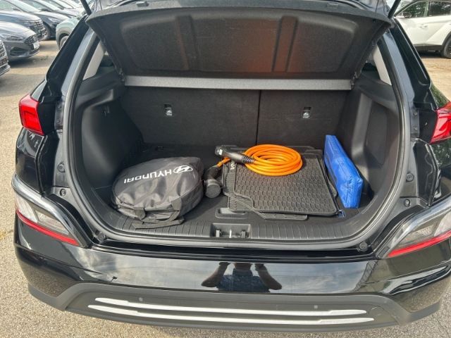 Fahrzeugabbildung Hyundai KONA Trend Elektro 2WD 11 KW Navi Soundsystem LE