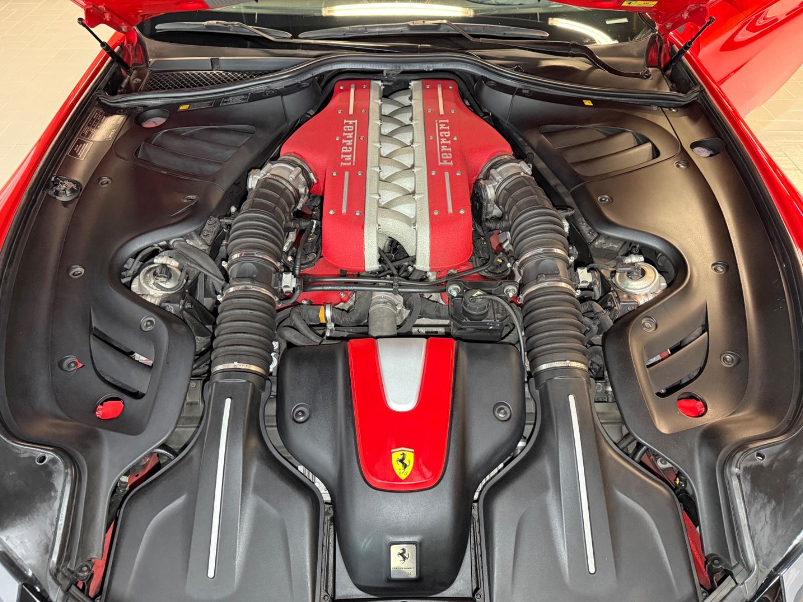 FERRARI FF 6.3 V12 PACK CARBONE