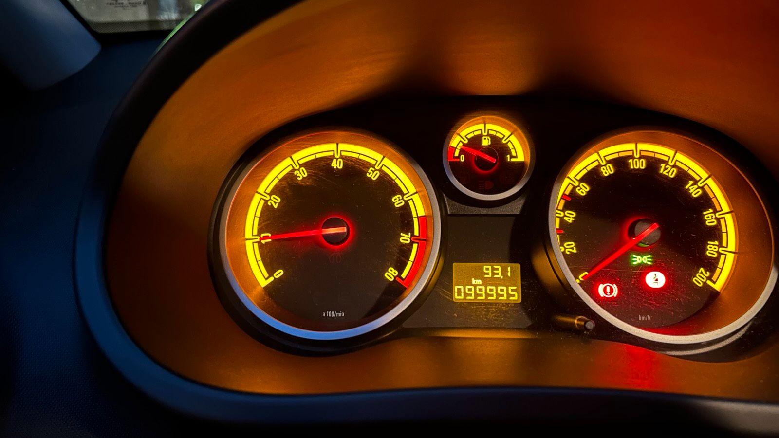 Opel Corsa 2009 — photo 11