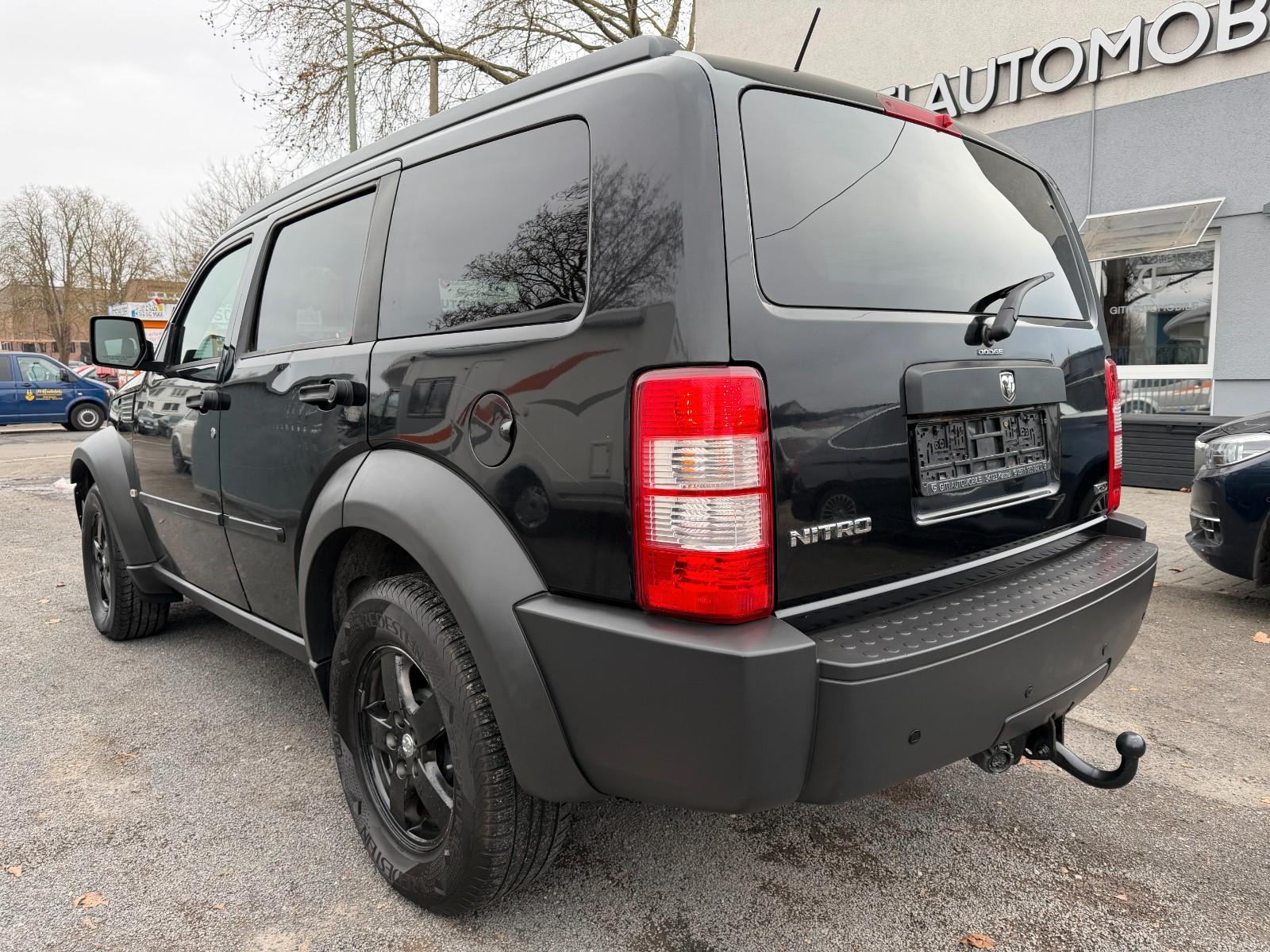 Dodge Nitro 2.8 177ch - Attelage - Pneus hiver - Barre de toit - Jantes aliage