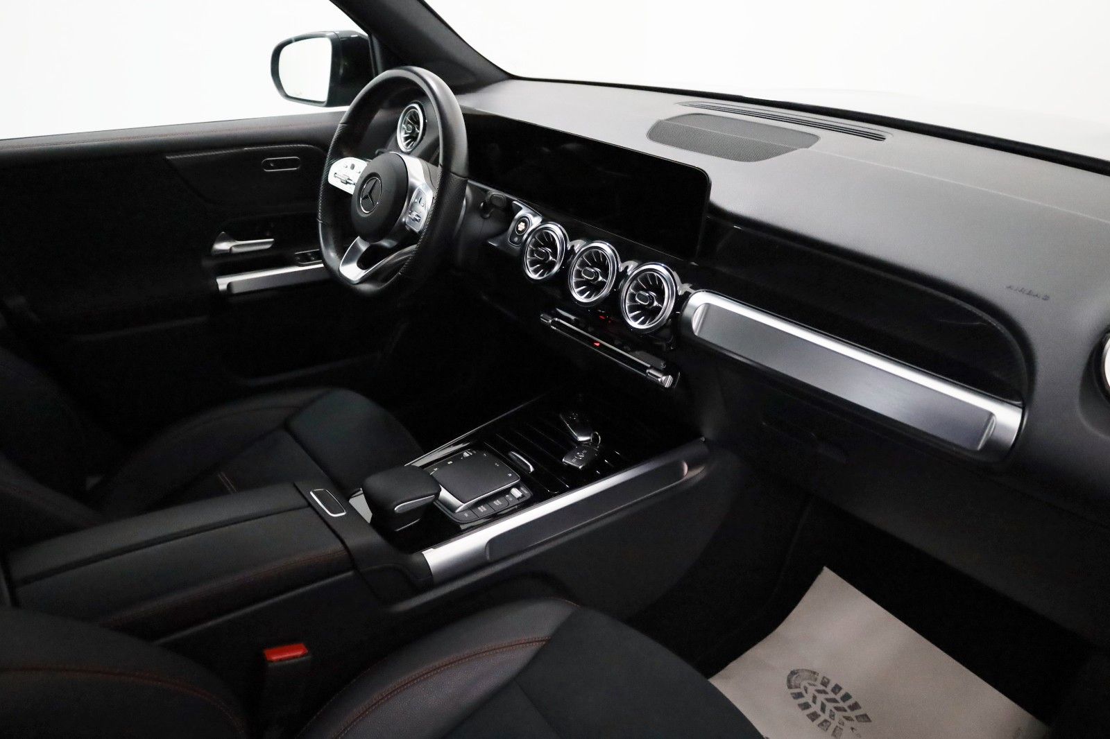 Fahrzeugabbildung Mercedes-Benz GLB 200d, AMG-line,Night-pak,Navi,CarPlay,Kamera