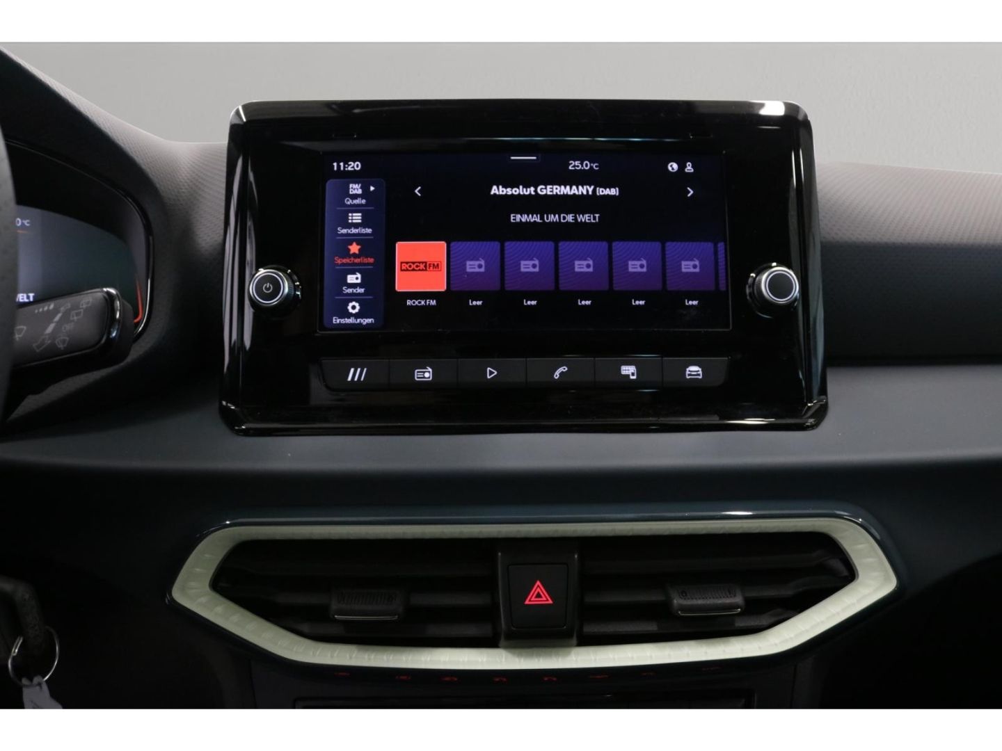 Fahrzeugabbildung SEAT Arona 1.0 TSI 70 kW Style LED ACC Mehrzonenklima