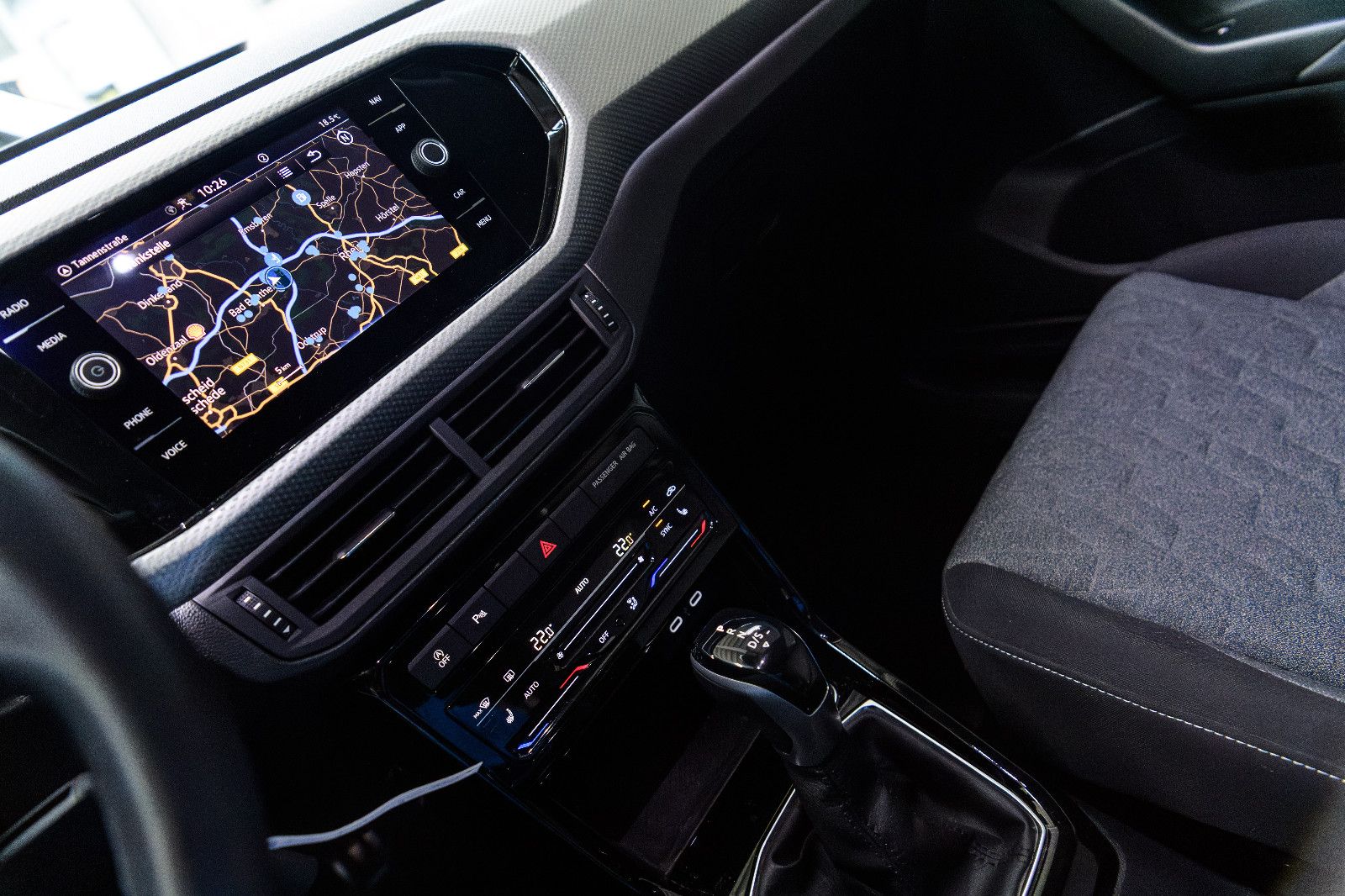 Fahrzeugabbildung Volkswagen T-Cross Move+AHK+GJR+NAVI+SHZ+ALU+ACC+DAB