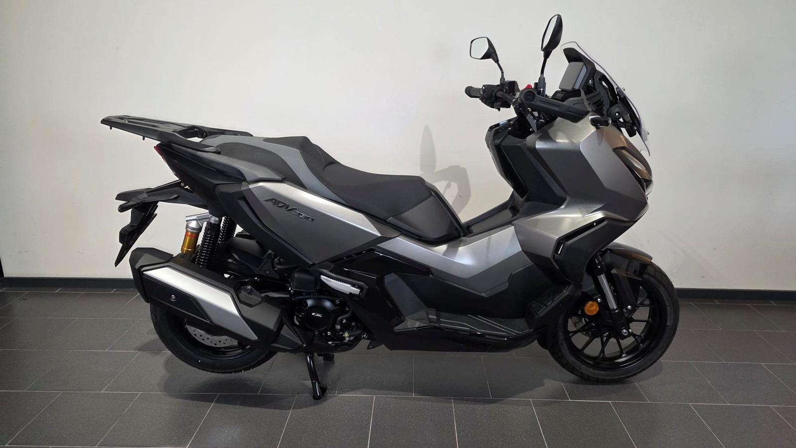 Honda ADV350 -nur 1km
