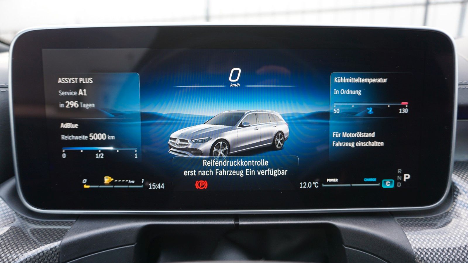 Fahrzeugabbildung Mercedes-Benz C 220d T AMG Line Kamera Navi AHK Junge Sterne