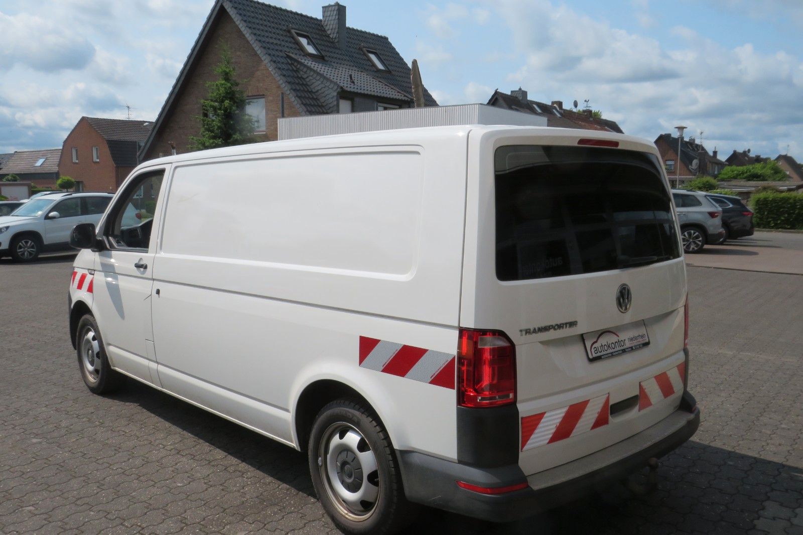 Fahrzeugabbildung Volkswagen T6 Transporter Kasten lang 4Motion