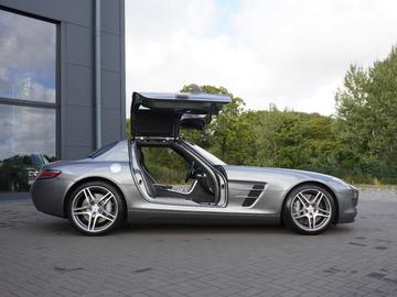 2010 Mercedes-BENZ SLS AMG — фото 4