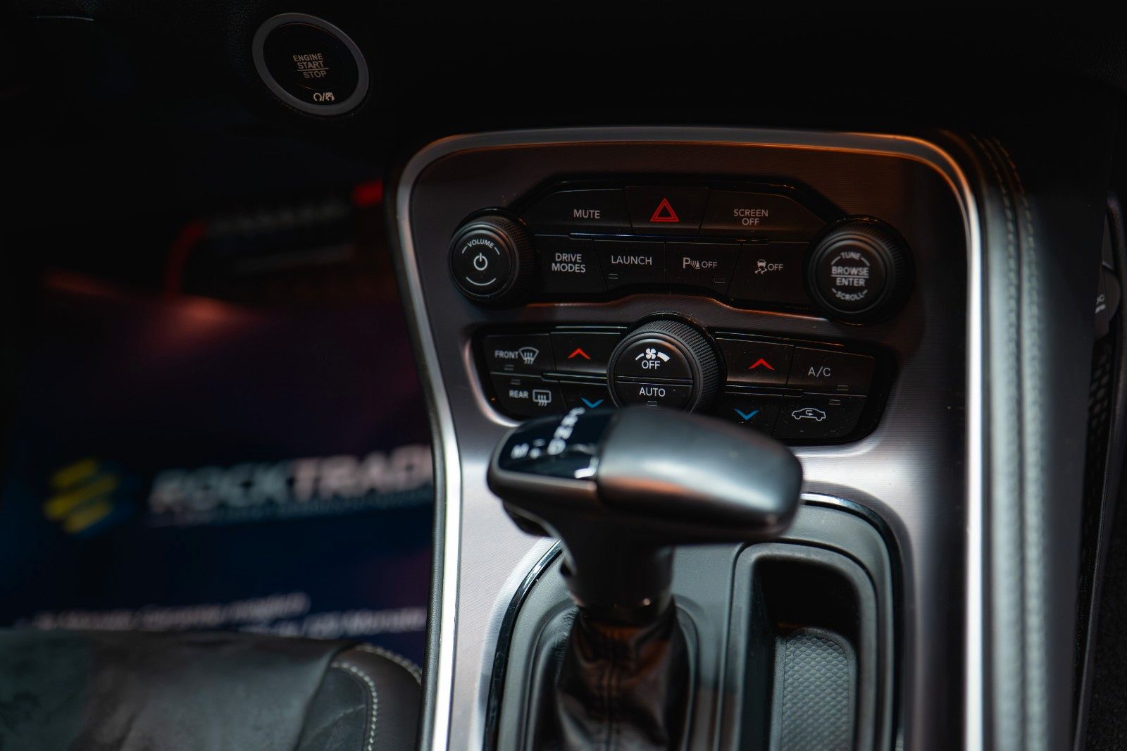 Fahrzeugabbildung Dodge Challenger 6.4 V8 SRT 392 R/T SCAT PACK WIDEBODY