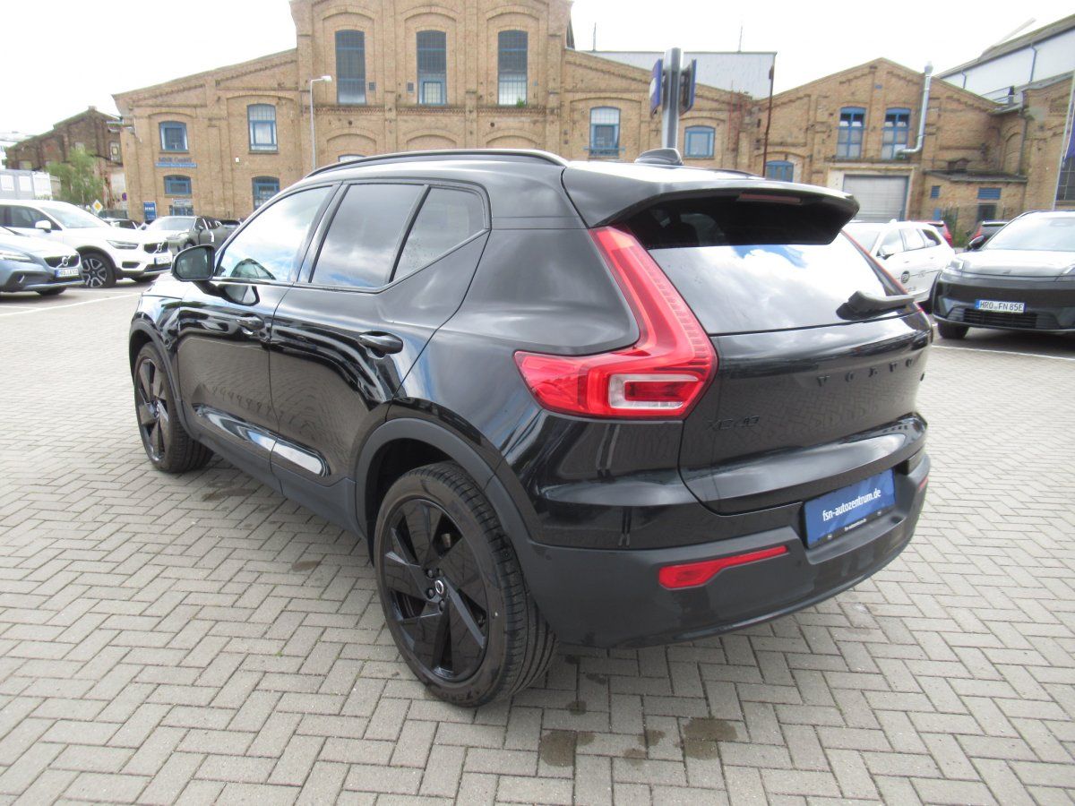 Volvo XC40 B3 Benzin Plus Black Edition imagem 3