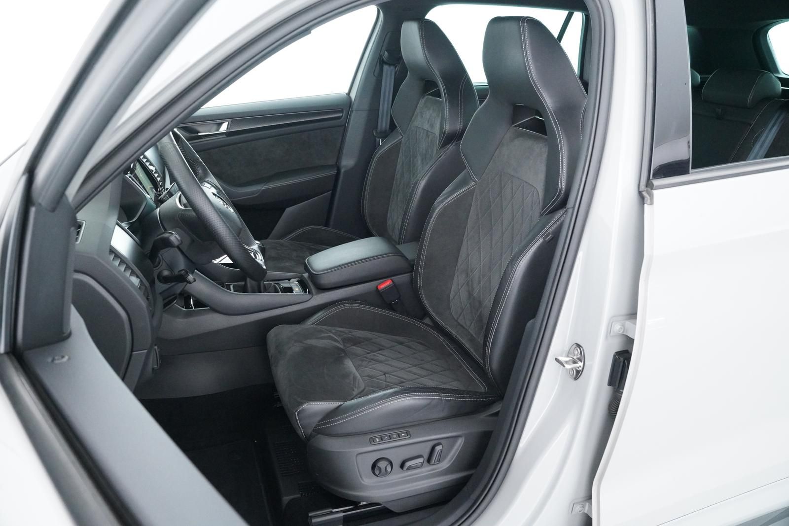 Skoda KODIAQ SPORTLINE 1.5TSI ANHÄNGERKUPPLUNG+CANTON foto 11