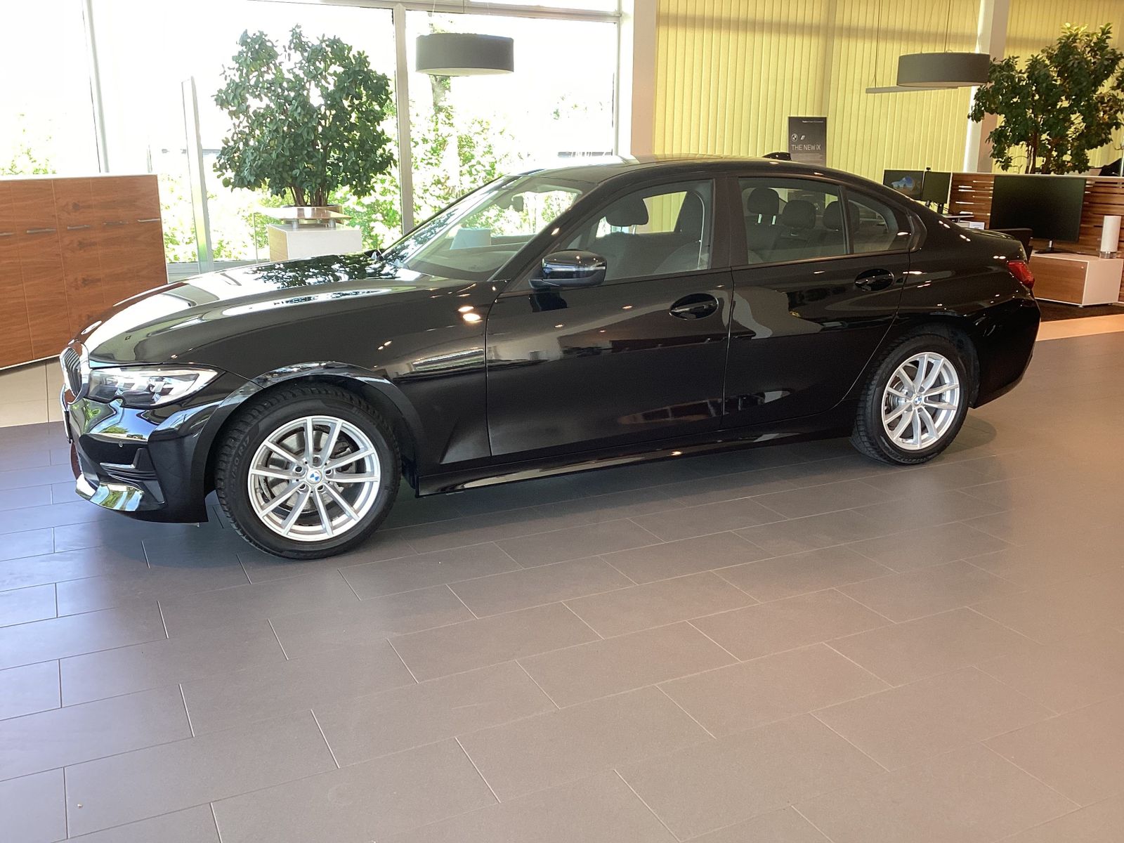 BMW 320d xDrive Limousine Advantage HiFi DAB WLAN foto 13