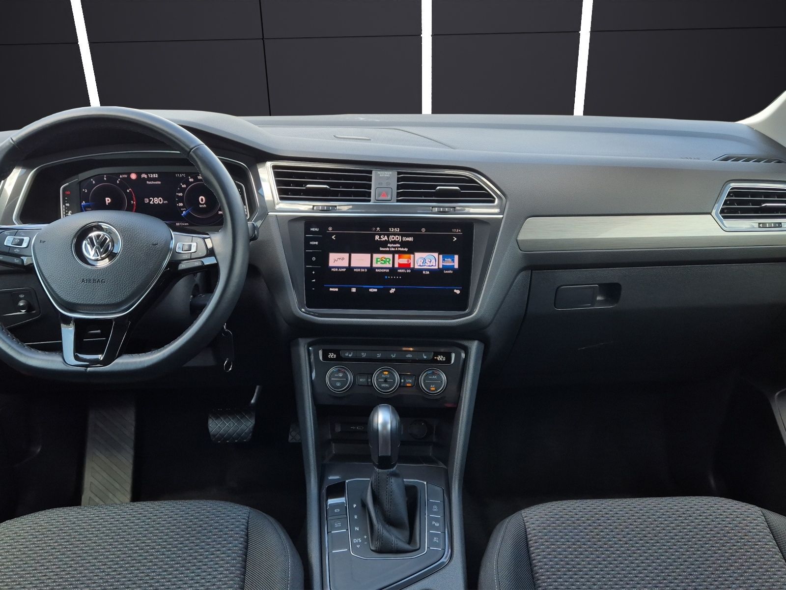 Fahrzeugabbildung Volkswagen Tiguan Allspace TSI Comfortline DSG LED Navi AID