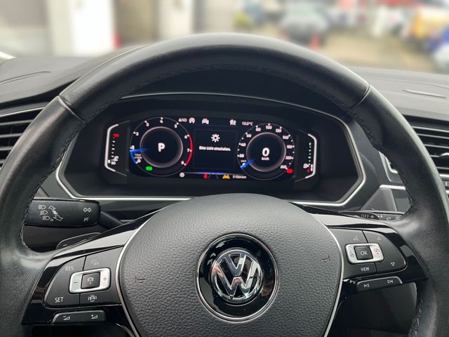 Tiguan 2.0 TSI HIGHLINE HUD+PANO+KAM+STHZ+AHK+DC