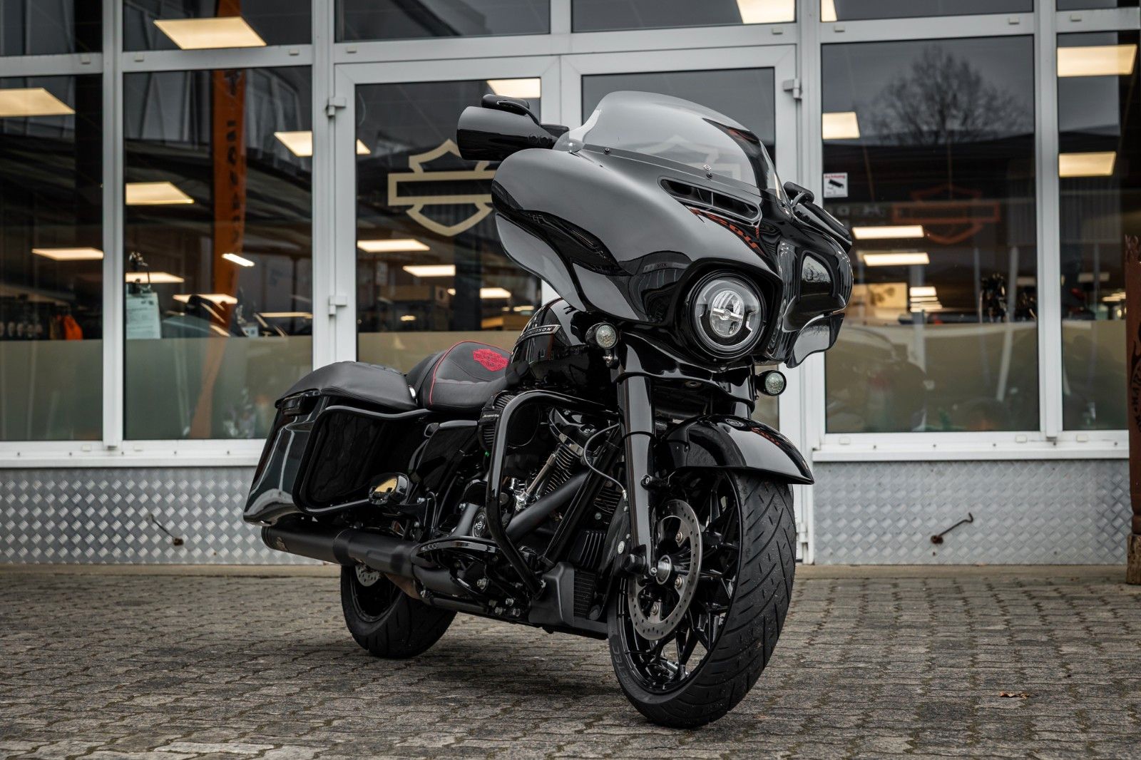 Fahrzeugabbildung Harley-Davidson FLHXS Street Glide 114 cui - Jekill & Hyde -