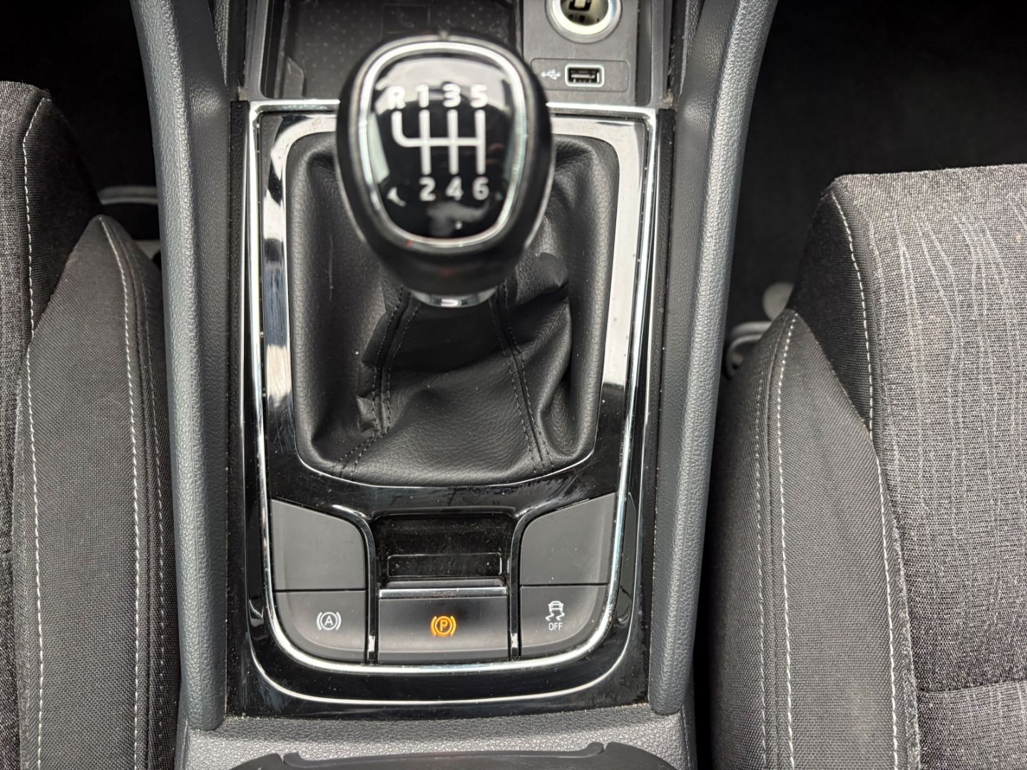 Fahrzeugabbildung SKODA Karoq Style Tempomat PDC Klima SHZ Bluetooth