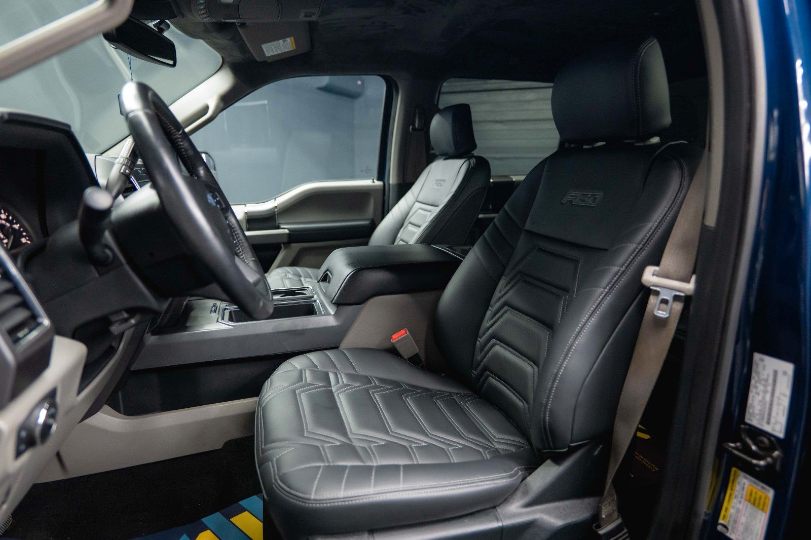 Fahrzeugabbildung Ford F150 V6 4x4 Offroad SuperCrew RAPTOR HardTop 19%