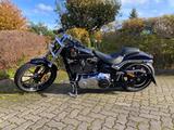 Harley-Davidson FXSB Breakout 103 vivid black - Kesstech - - Harley-Davidson Motorräder in Hamburg