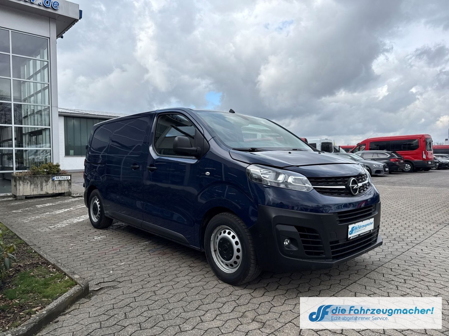 Fahrzeugabbildung Opel Vivaro Kasten Edition M 1.5 D  Musikstreaming To