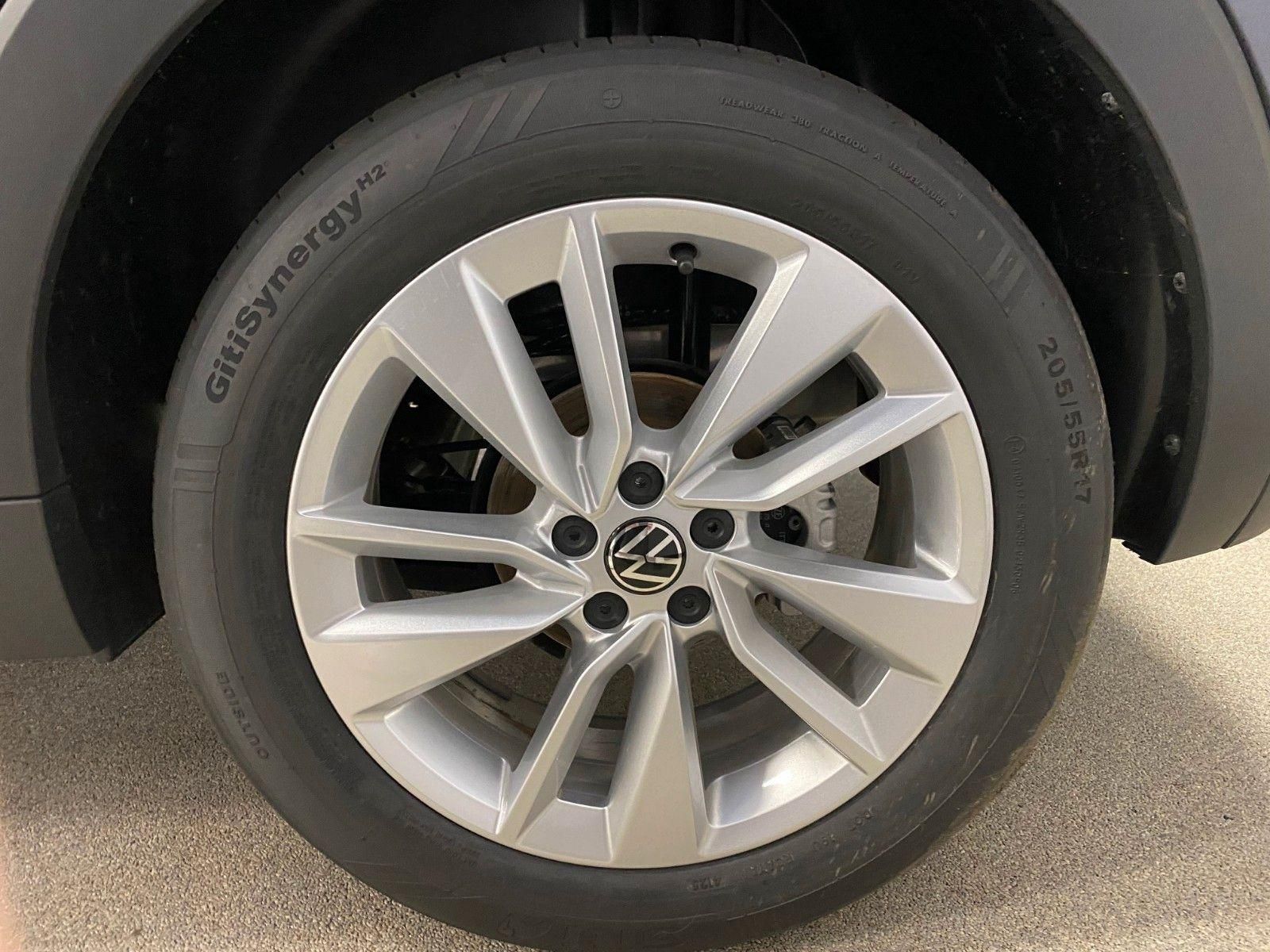 Fahrzeugabbildung Volkswagen T-Cross 1.0 TSI DSG Life+AHK+KAMERA+PDC vo+hi+BC