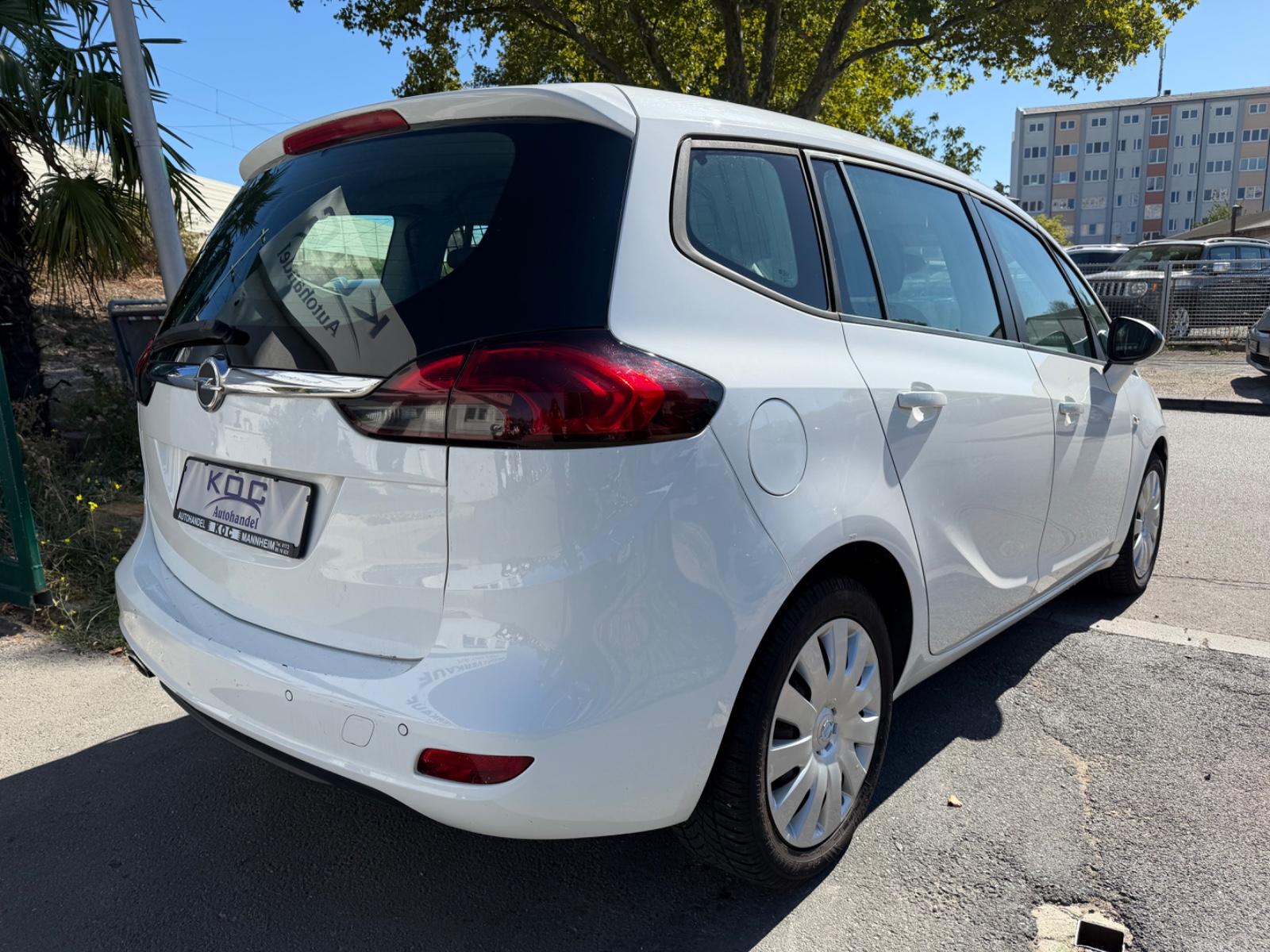 Opel Zafira 2015 — фото 6