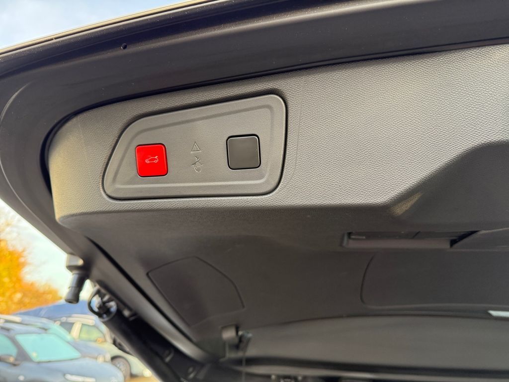 Fahrzeugabbildung Citroën C5 Aircross Pure Tech 130 S&S EAT8 SHINE PACK