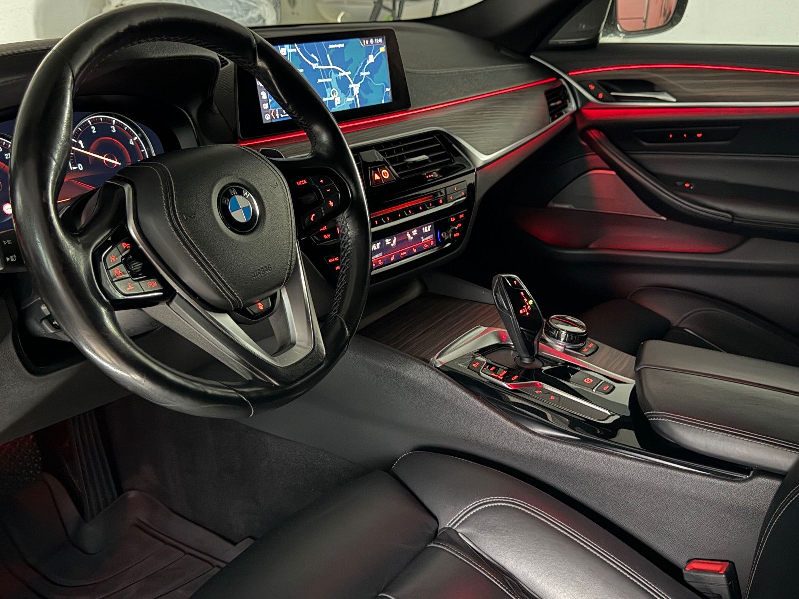 Fahrzeugabbildung BMW 540 d xDrive SPORT Line/360*/LED/HuD/H&K/ACC