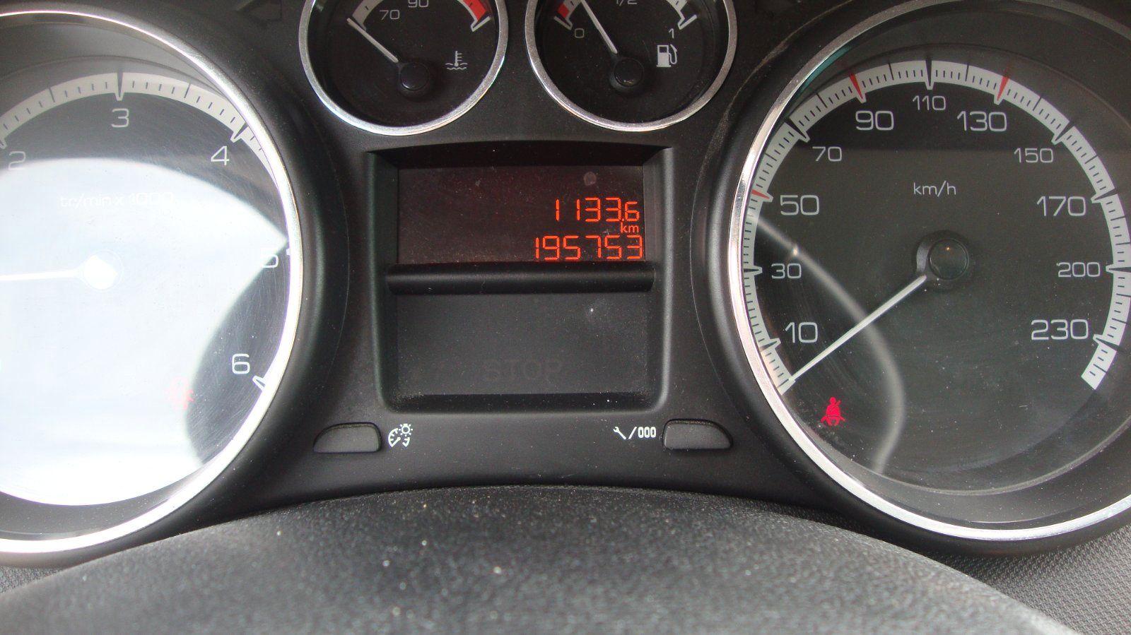 Peugeot 308 2011 — photo 14