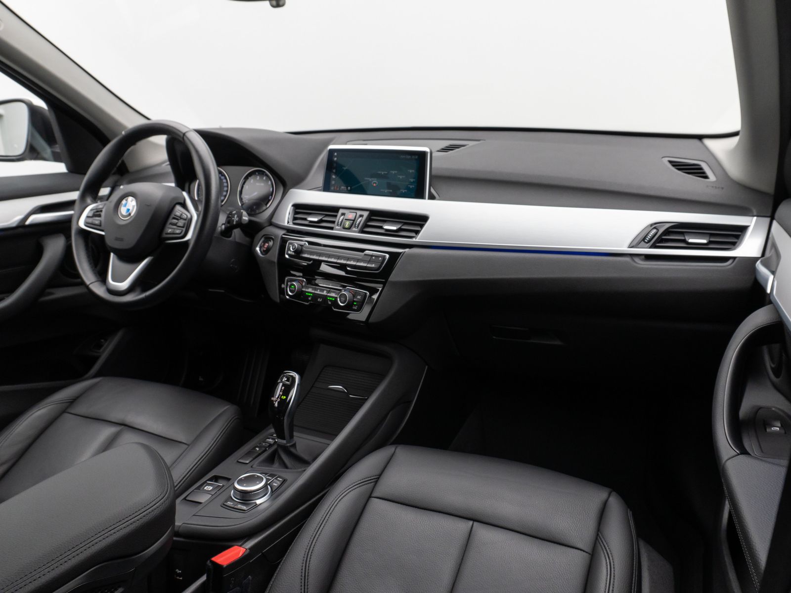 Fahrzeugabbildung BMW X1 sD18i Kamera DAB Alarm LED Navi Sport Geschwi
