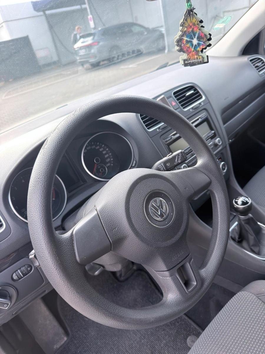 Volkswagen Golf 2010 — photo 12