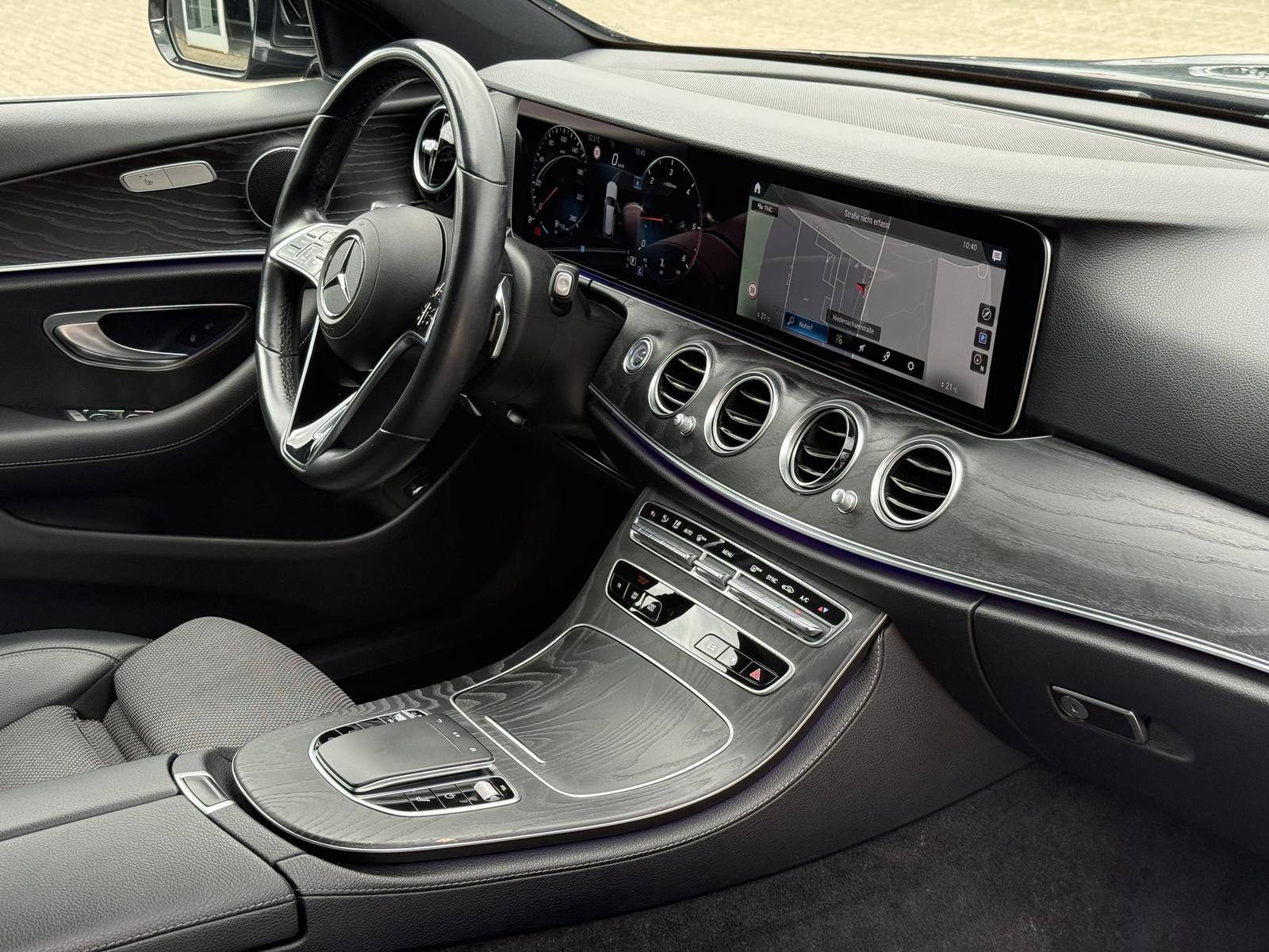 Mercedes-Benz E 200 d,T-M Avantgarde,T-Leder,R-Kam,Ambiente